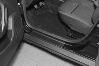 Накладки в проём передних дверей (ABS) Renault DUSTER с 2012